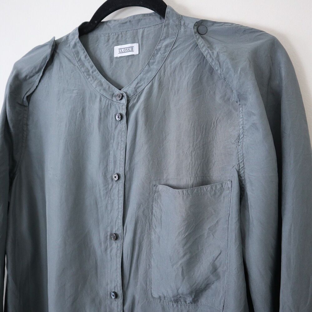 CLOSED Size L Silk Button Down Blouse Snap Epaulette Long Sleeve Dusty Olive - Picture 4 of 10